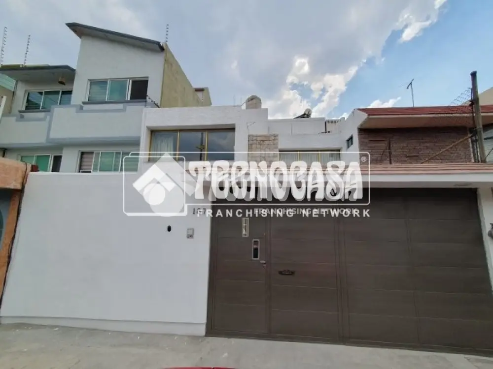 Casa en Paseos de Taxqueña