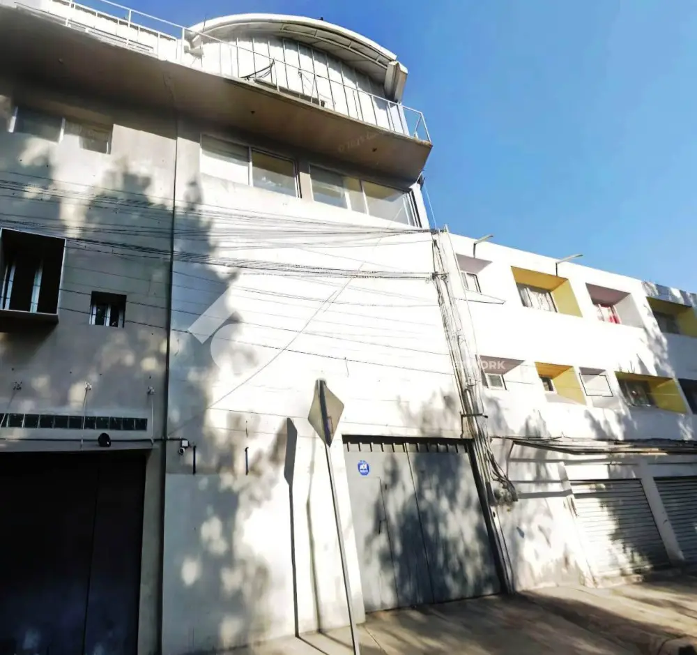 Edificio en Leyes de Reforma 1a Seccion