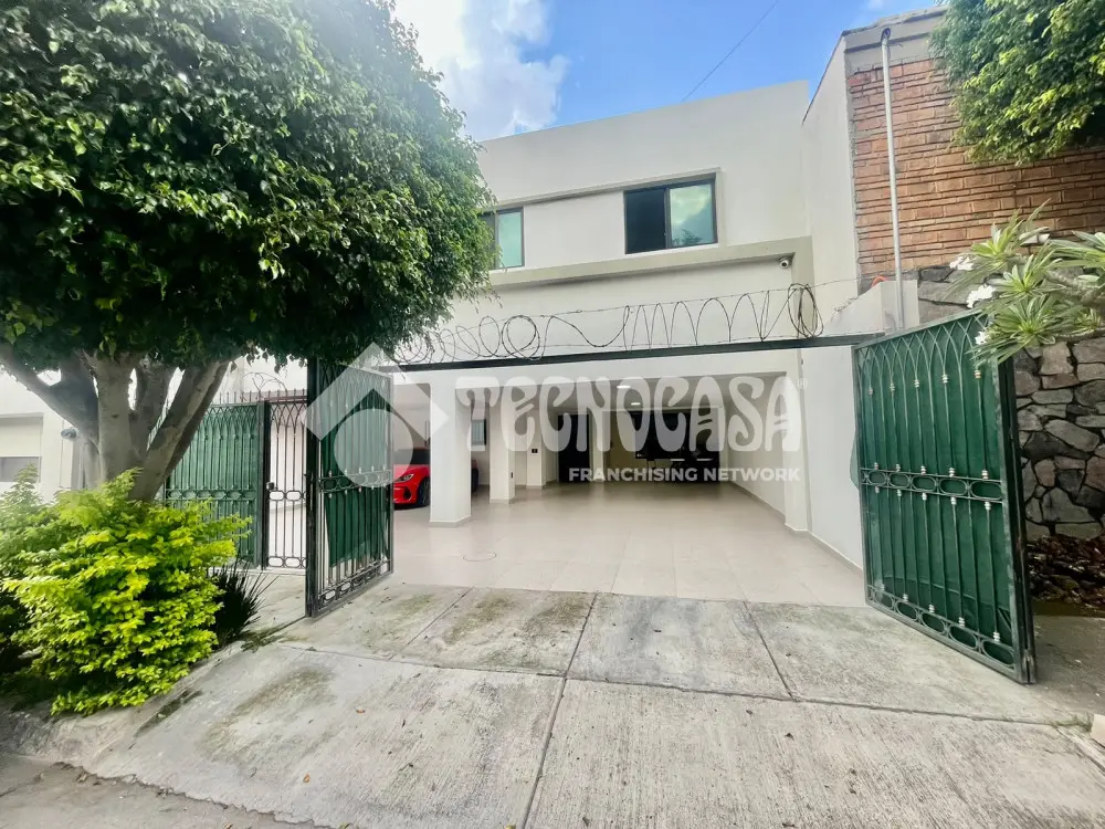 Oficina en Jardines del Bosque Centro — foto 8