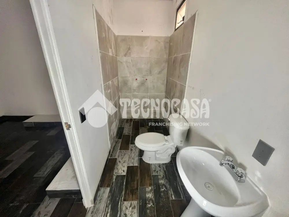 Oficina en Jardines del Bosque Centro — foto 6