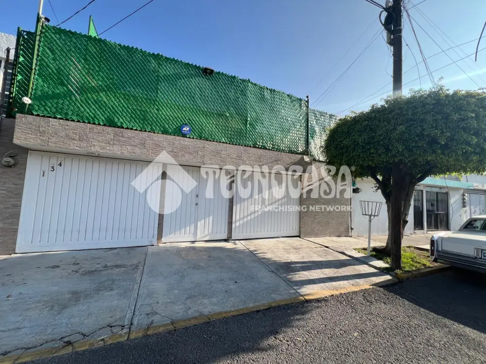 Casa en Viveros de la Loma