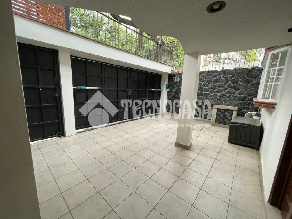 Casa en Unidad Modelo — foto 2