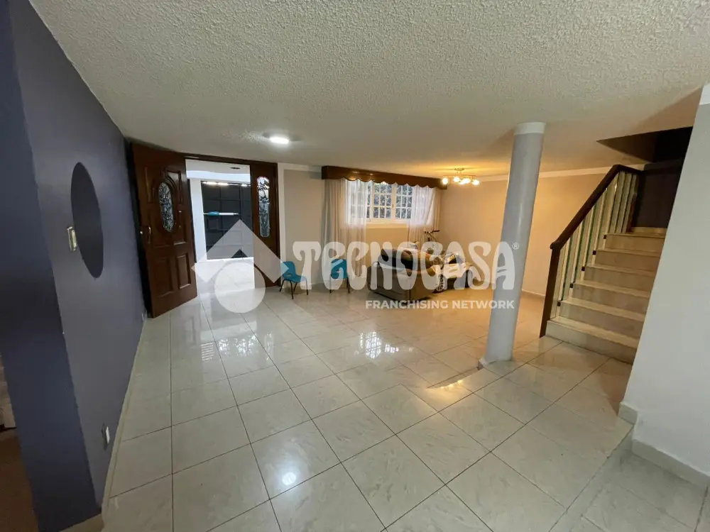 Casa en Unidad Modelo — foto 4