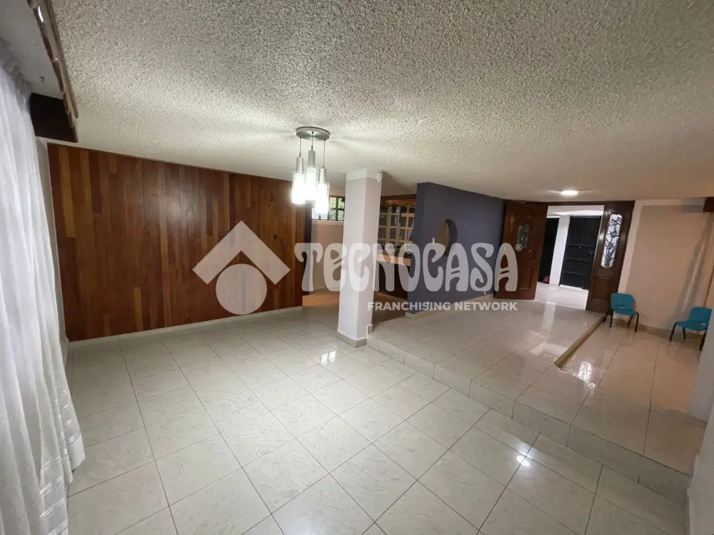 Casa en Unidad Modelo — foto 6