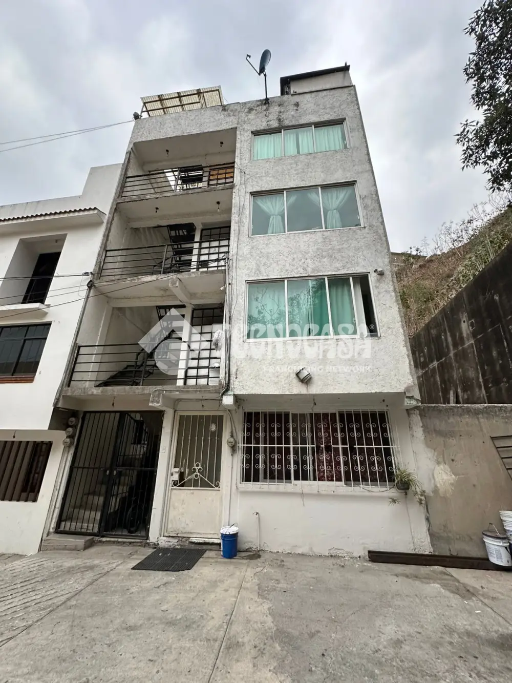 Edificio en Profesor J. Arturo Lopez Martinez