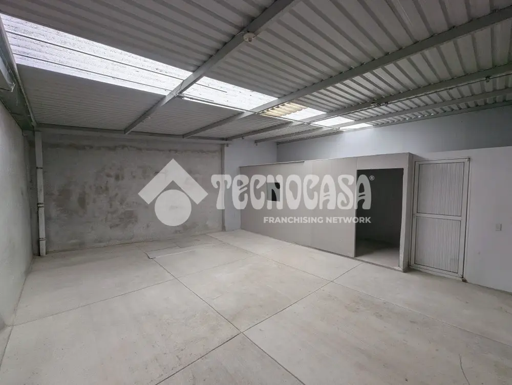 Bodega en Lomas Estrella