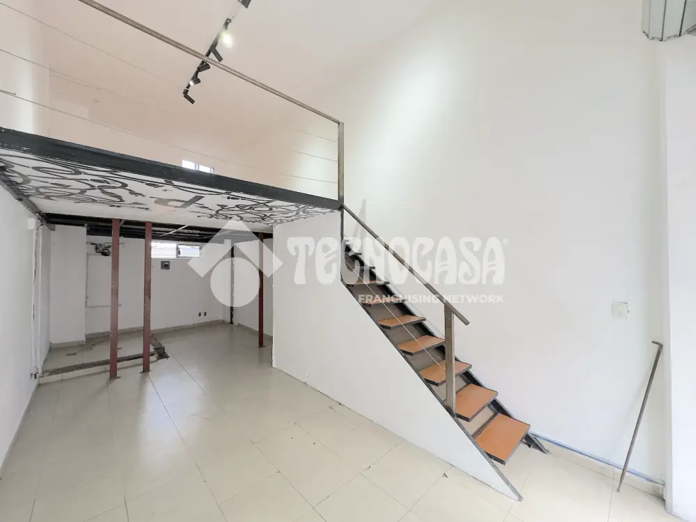 Local Comercial en San Pedro de los Pinos — foto 2