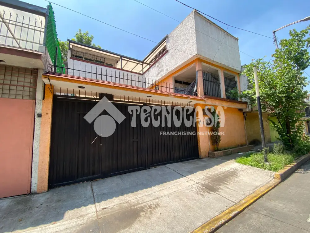 Casa en Unidad Modelo