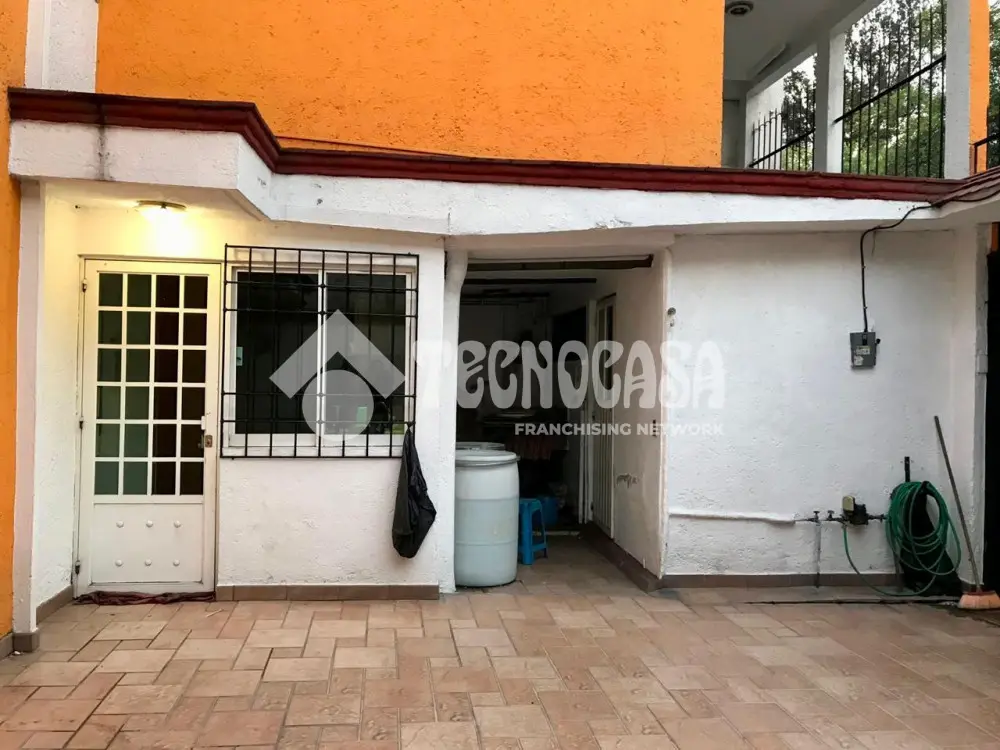 Casa en Unidad Modelo — foto 2
