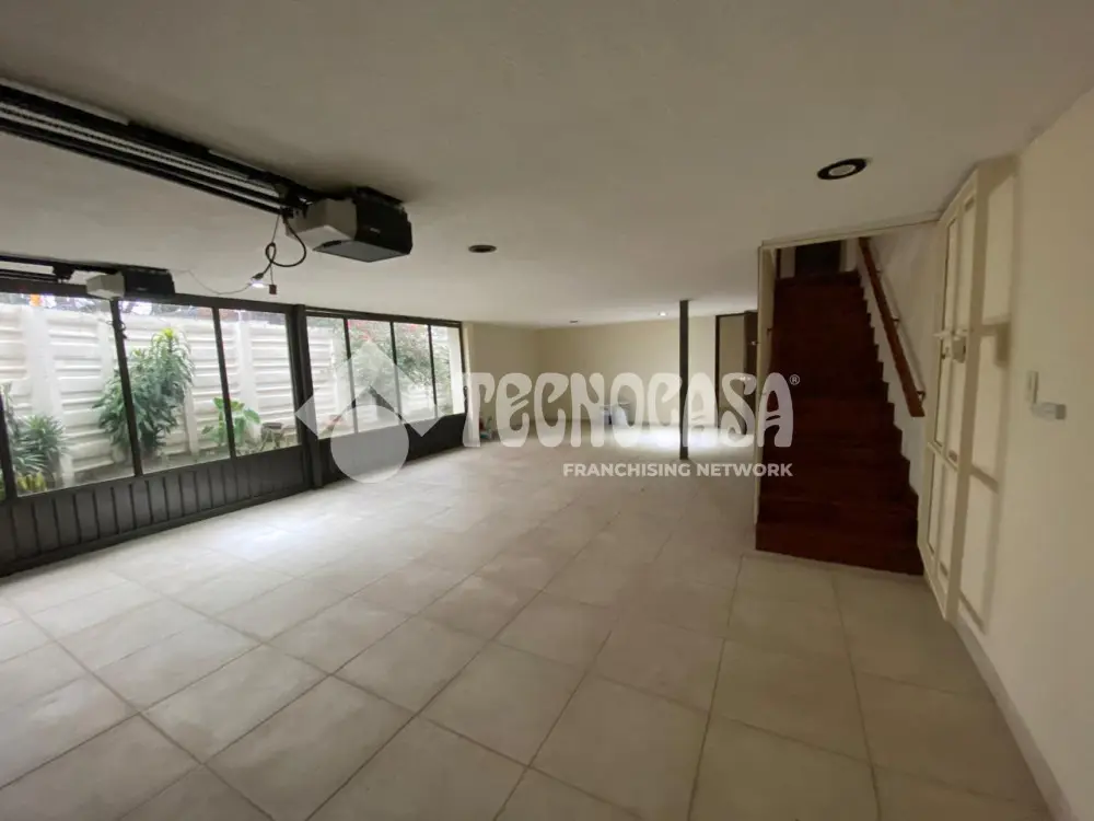 Casa en Unidad Modelo — foto 3