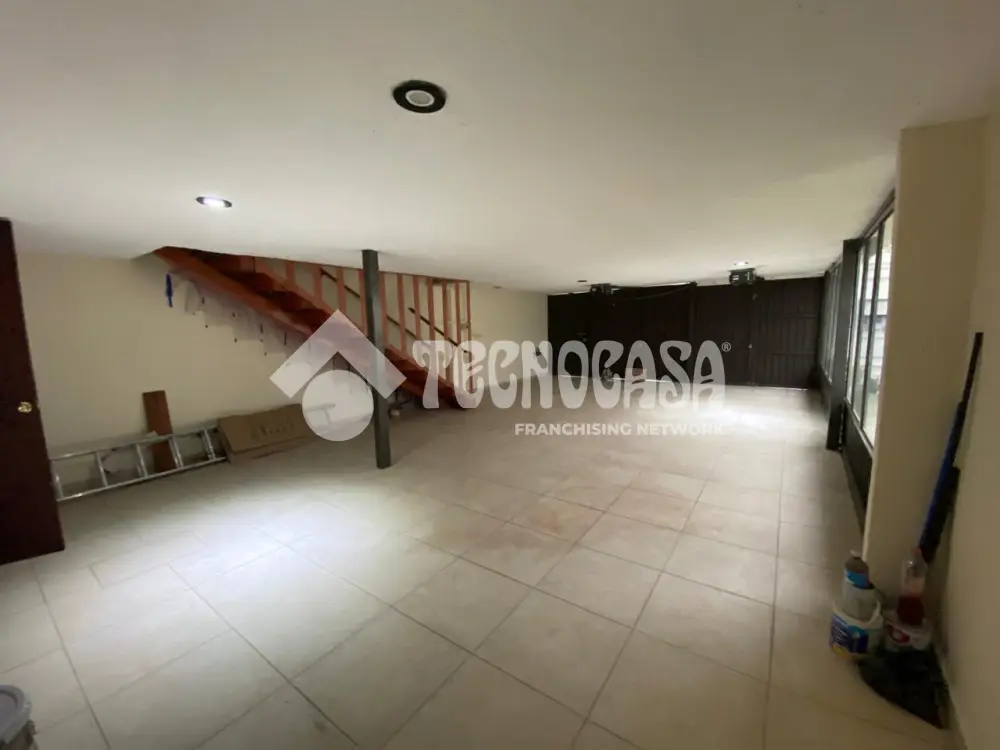 Casa en Unidad Modelo — foto 5