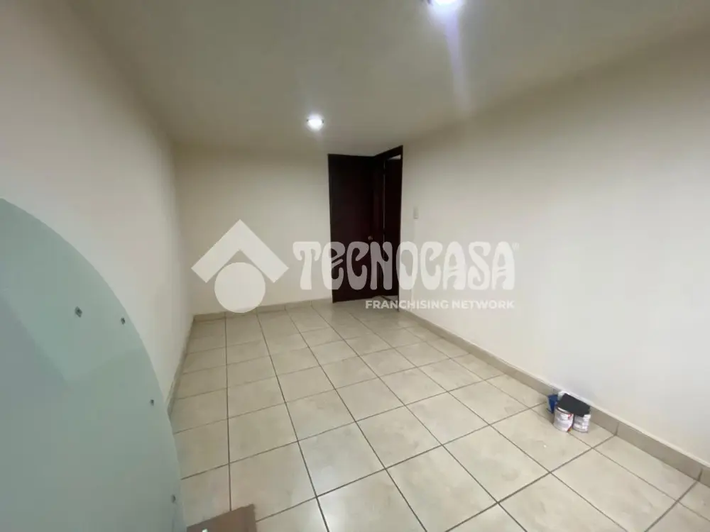 Casa en Unidad Modelo — foto 6