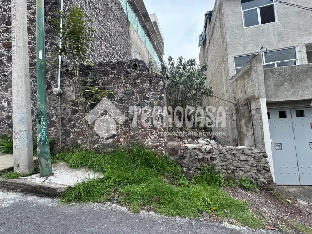 Terreno en Lomas del Pedregal