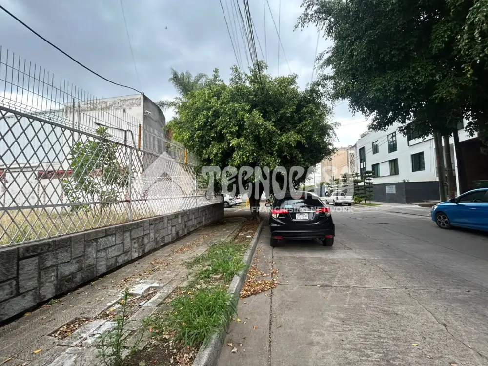 Terreno en Jardines del Bosque Centro — foto 4