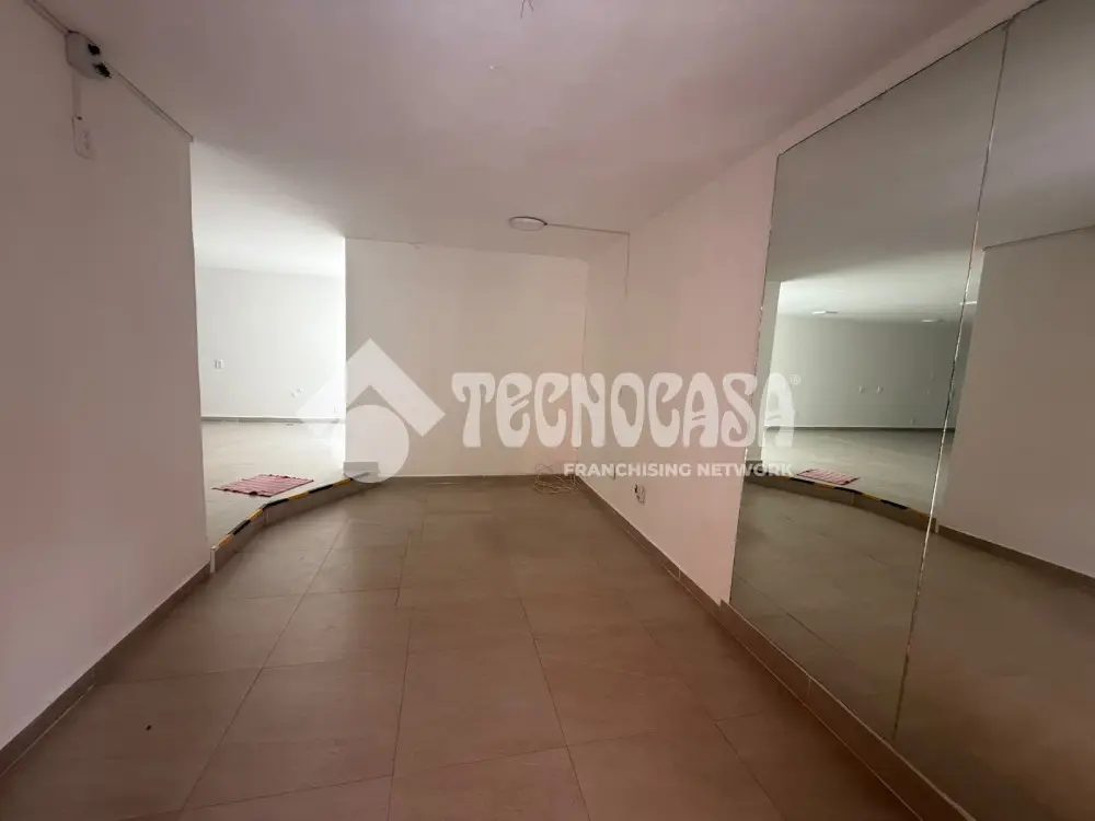 Local Comercial en Barrio Santa Catarina — foto 4
