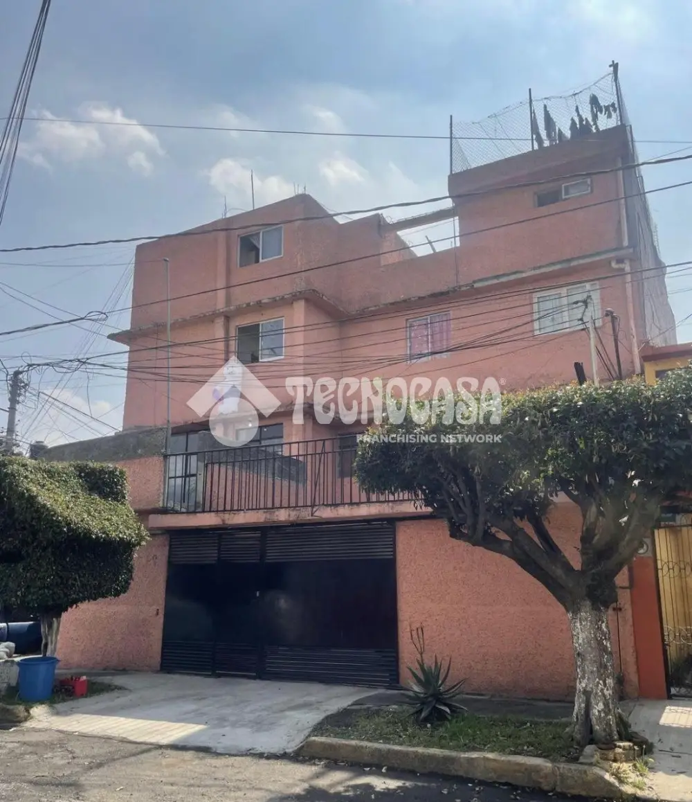 Edificio en Viveros de la Loma