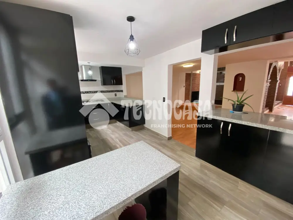 Casa en Unidad Modelo — foto 10