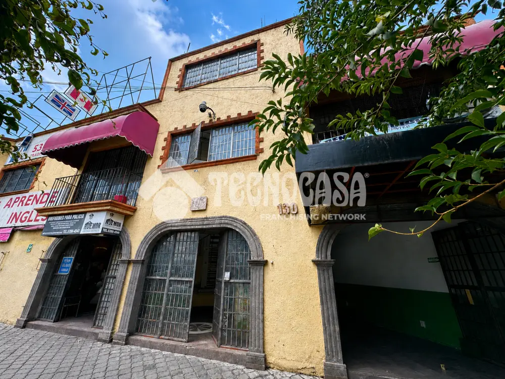 Edificio en Viveros de la Loma