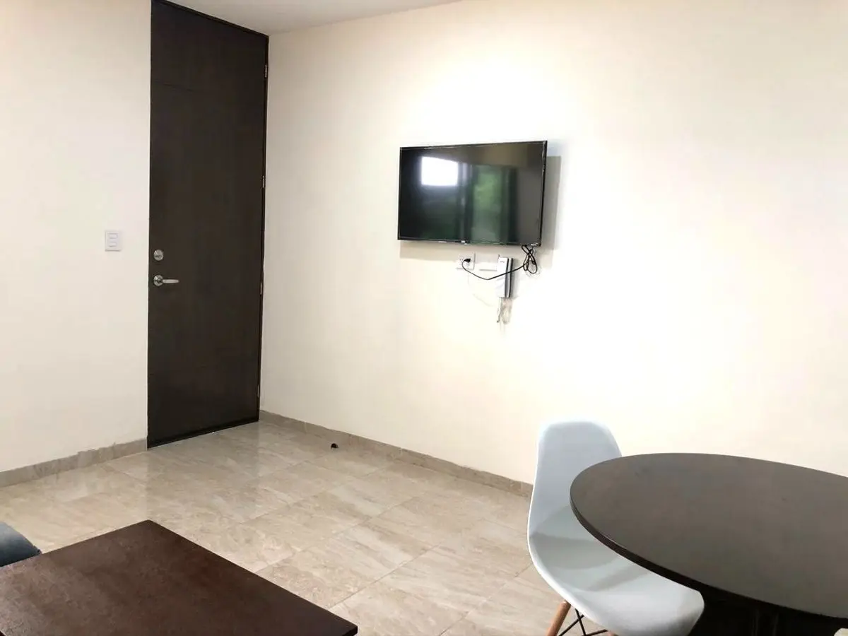 Departamento Amueblado en Planta Baja en Renta, a 2 Cuadras de Altabrisa — foto 2