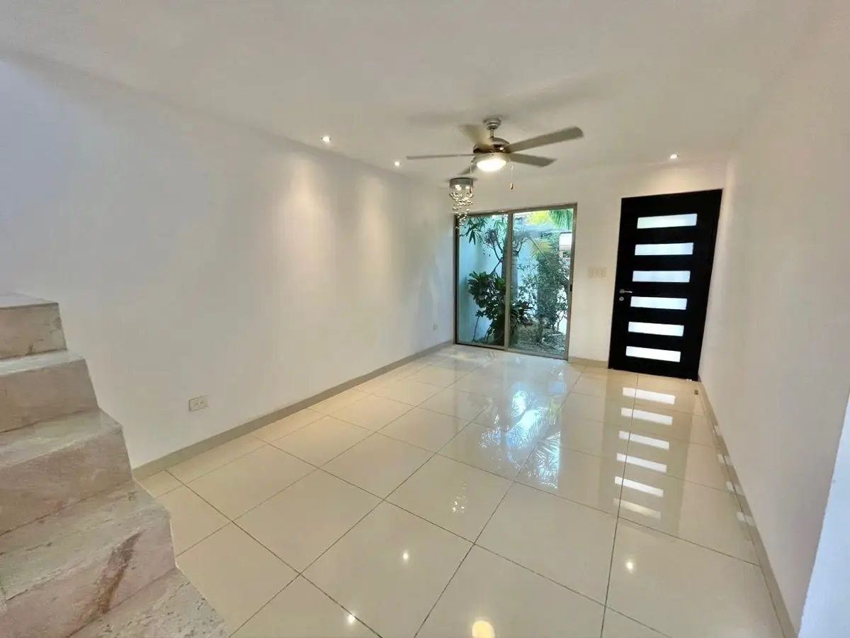 Casa de 3 Recámaras y Alberca en Renta, Cerca de la Avenida Yucatán — foto 2