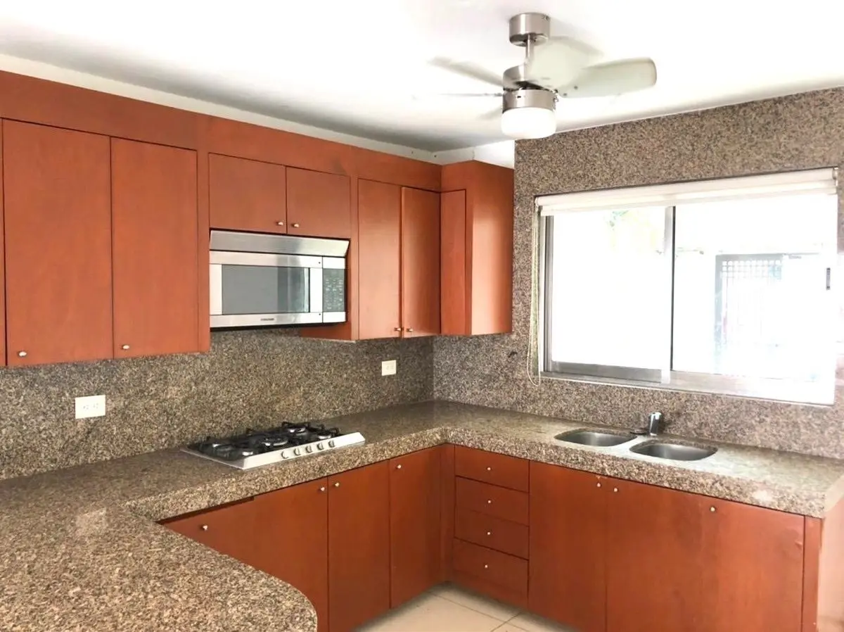Casa de 3 Recámaras y Alberca en Renta, Cerca de la Avenida Yucatán — foto 5