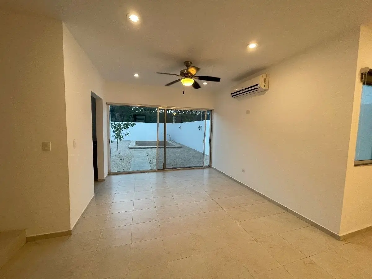 Casa en Renta en Leandro Valle, 3 Habitaciones y Alberca — foto 2
