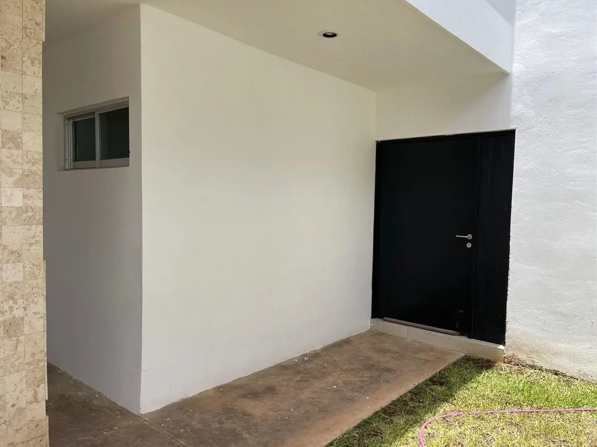 Casa en Renta Sin Muebles de 3 Recámaras y Alberca en Leandro Valle, Mérida — foto 2