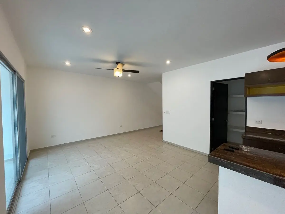 Casa en Renta de 3 Recámaras y Alberca en la Colonia Leandro Valle, Mérida — foto 4
