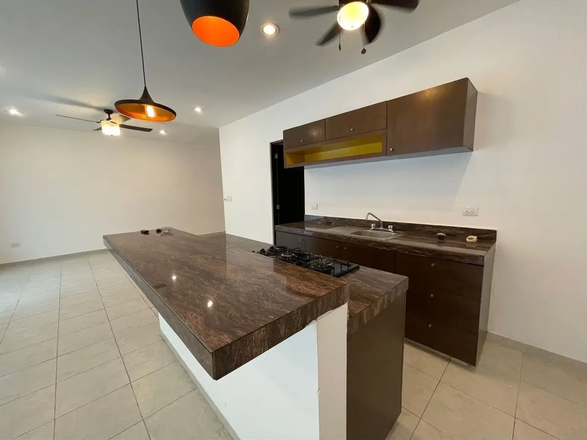 Casa en Renta de 3 Recámaras y Alberca en la Colonia Leandro Valle, Mérida — foto 5