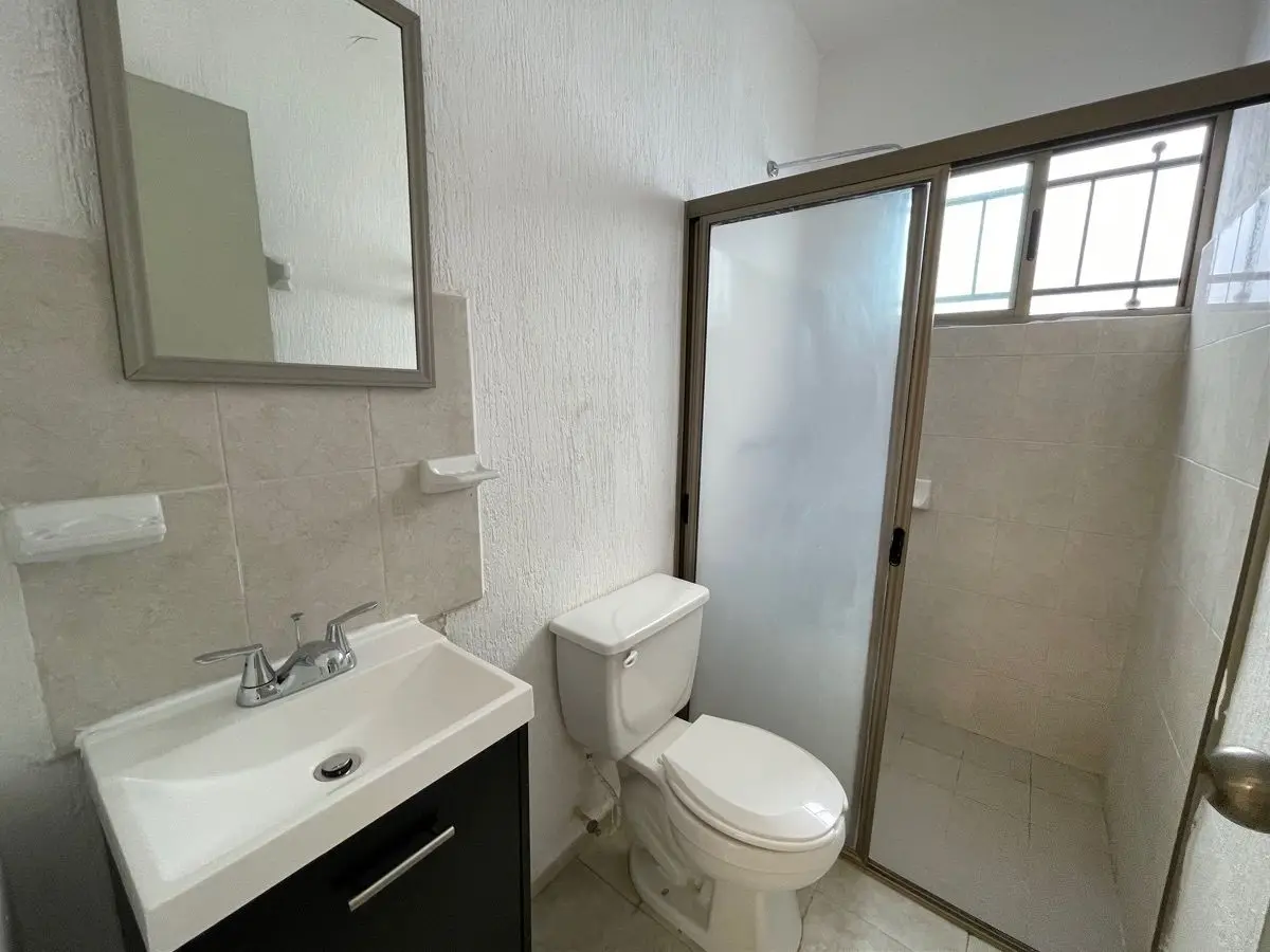 Casa de 1 Planta Sin Muebles en Renta en las Américas Ii — foto 6