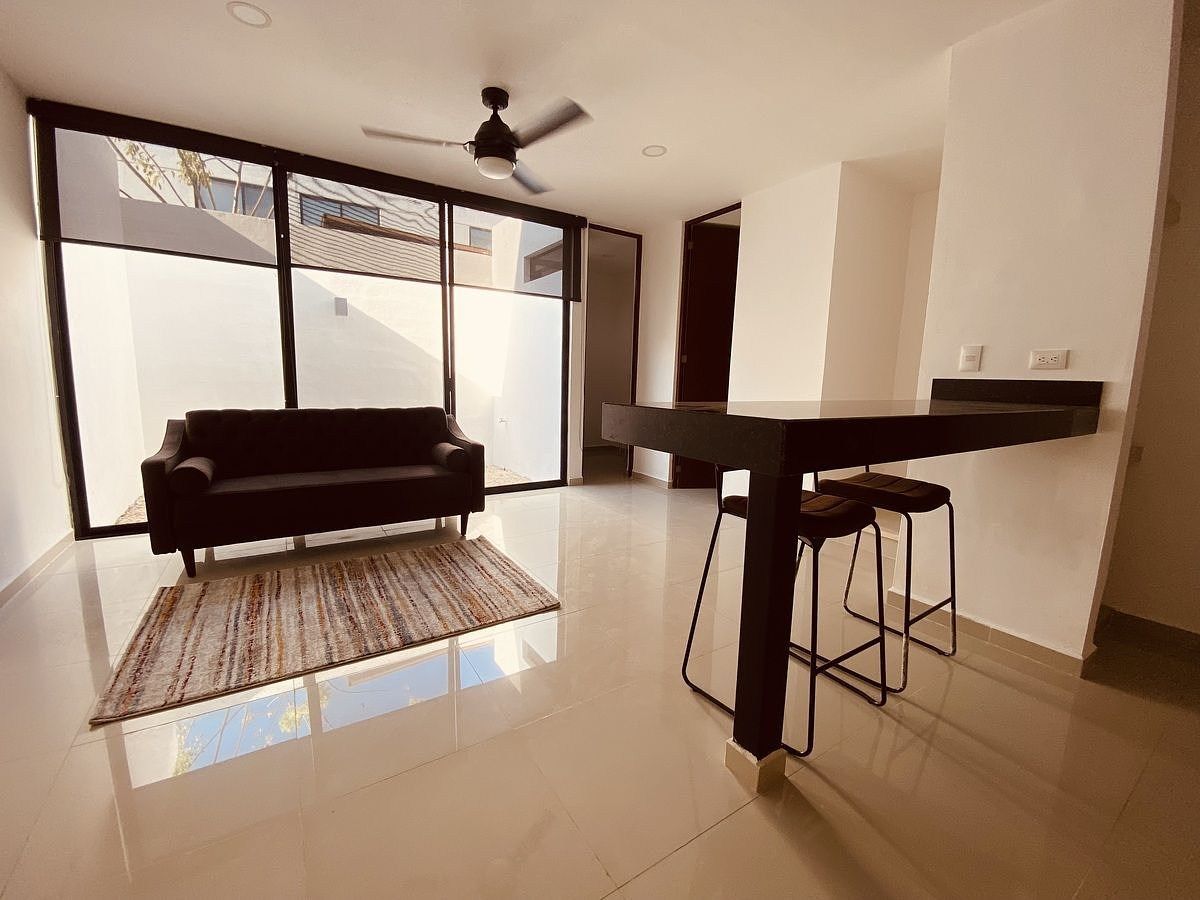 Townhouse Semi Amueblado en Renta en Temozón Norte, Cerca de Univ. Marista — foto 7