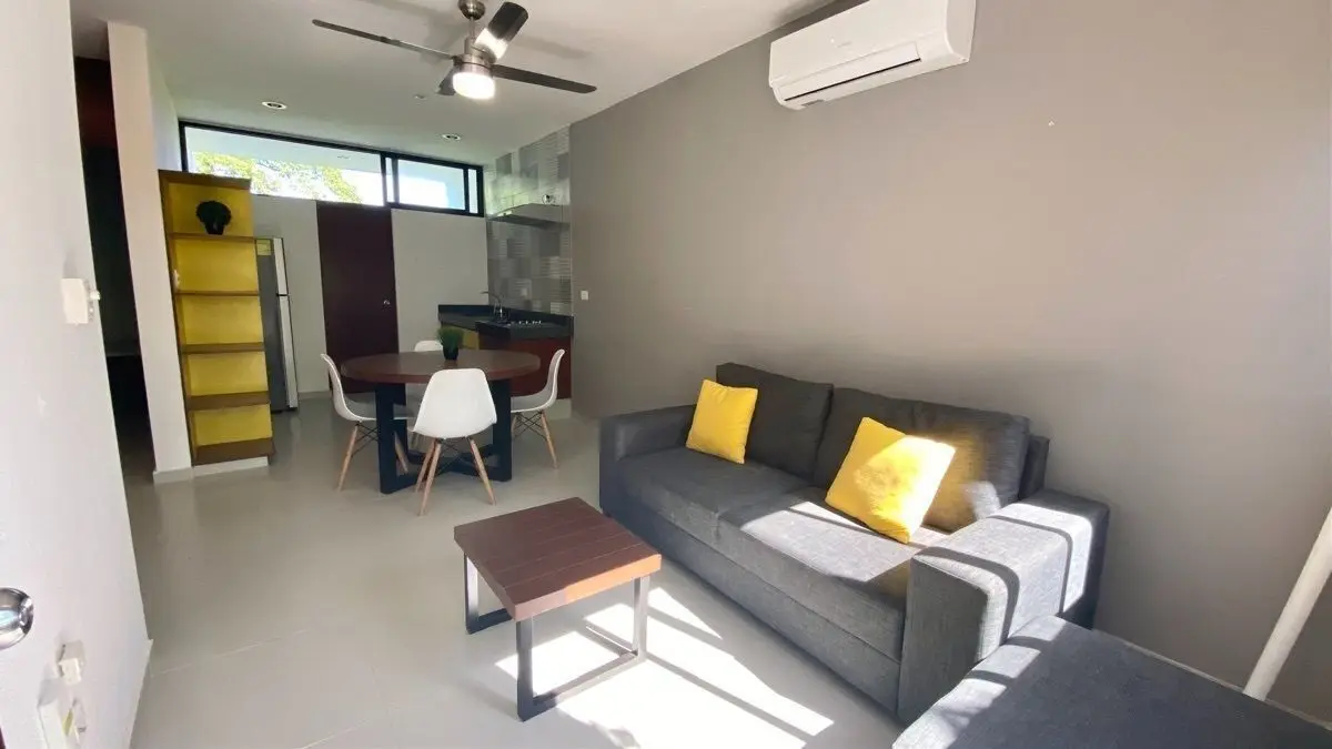 Departamento en Renta en Temozón Norte, 2 Recámaras Amueblado
