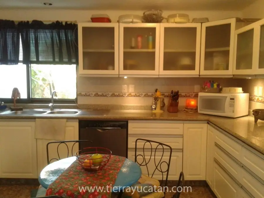 Encantadora Casa de 2 Pisos con una Ubicación Increíble en la Colonia Itzima, ¡Cerca de Todo! — foto 4