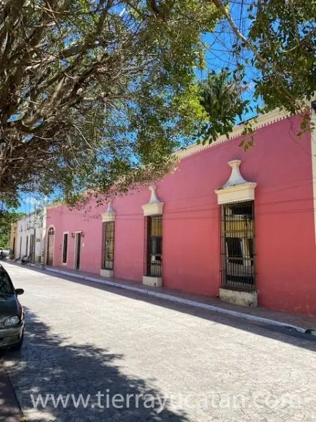 ¡Venta Urgente! ¡Mansión Histórica en el Parque, Tepakan!