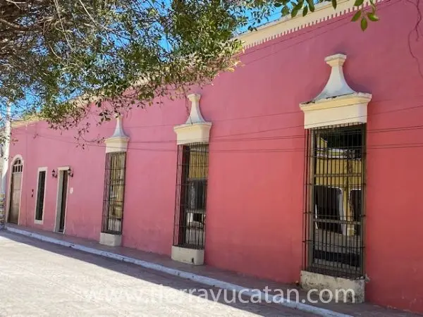 ¡Venta Urgente! ¡Mansión Histórica en el Parque, Tepakan! — foto 2