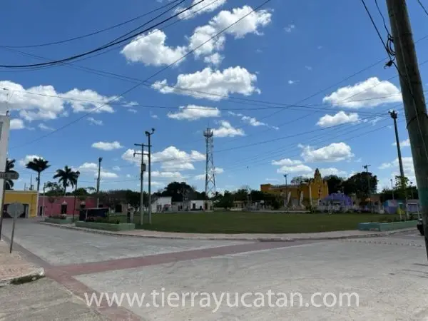 Tepakan, Antigua Casa en el Parque Central. ¡Terreno Grande! — foto 6