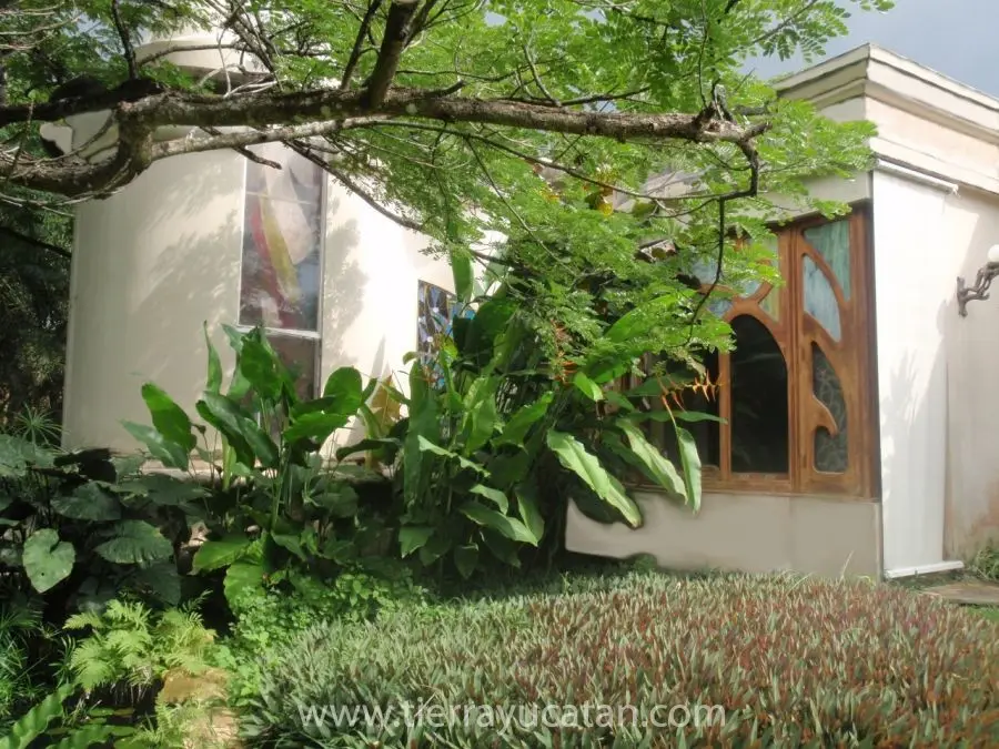 Amplia y Lujosa Residencia de Arte, con Diseño de Autor con Hermoso Jardín Dentro de la Ciudad de Mérida — foto 3