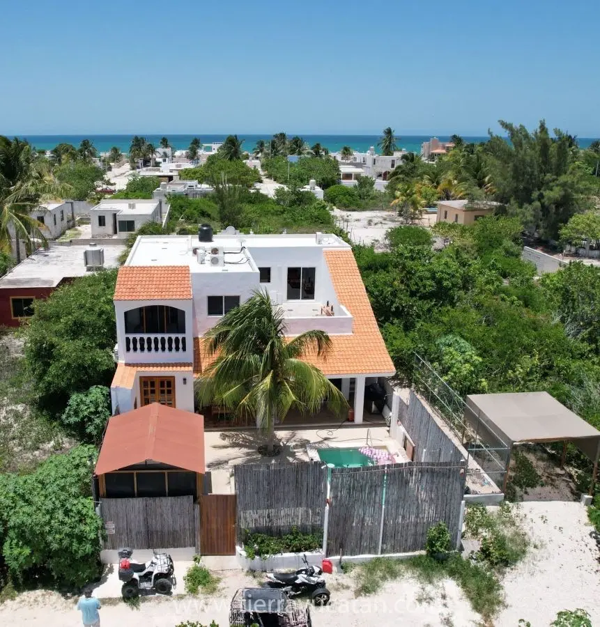 Hermosa y Perfecta Casa de Playa en Chuburná, a Solo 4 Cuadras del Perfecto Mar Esmeralda