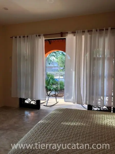 ¡Lote Enorme con Tres Lindas Casas en Izamal! ¡Muy Privado! — foto 4