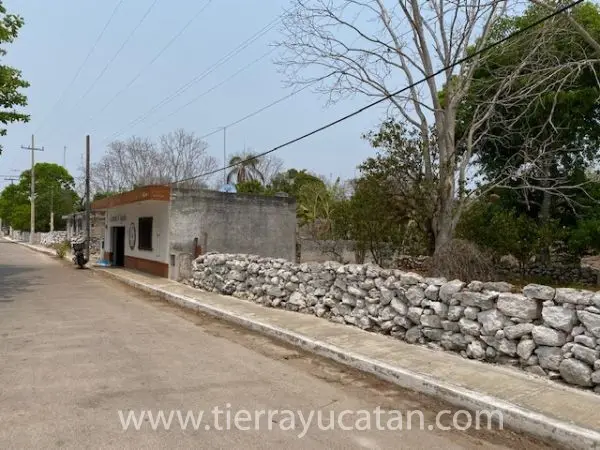 Ahora Renovado con Cocina y Baño Nuevos: The Village Store, Tepakan.