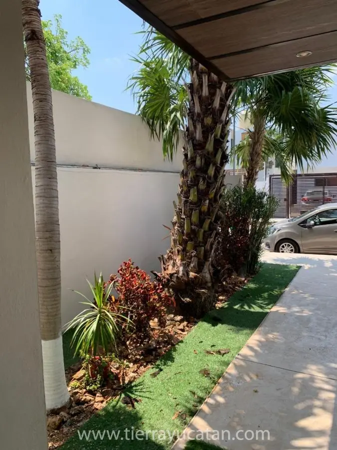Casa Amueblada con Paneles Solares en Temozon, 3 Habitaciones, 2 Plantas, Piscina y Jardin — foto 2