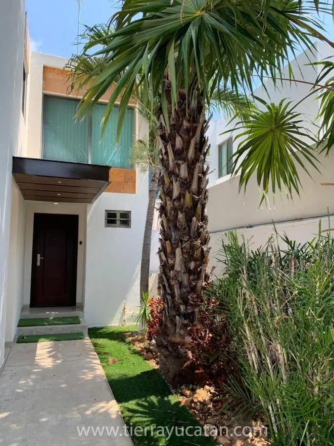 Casa Amueblada con Paneles Solares en Temozon, 3 Habitaciones, 2 Plantas, Piscina y Jardin — foto 4