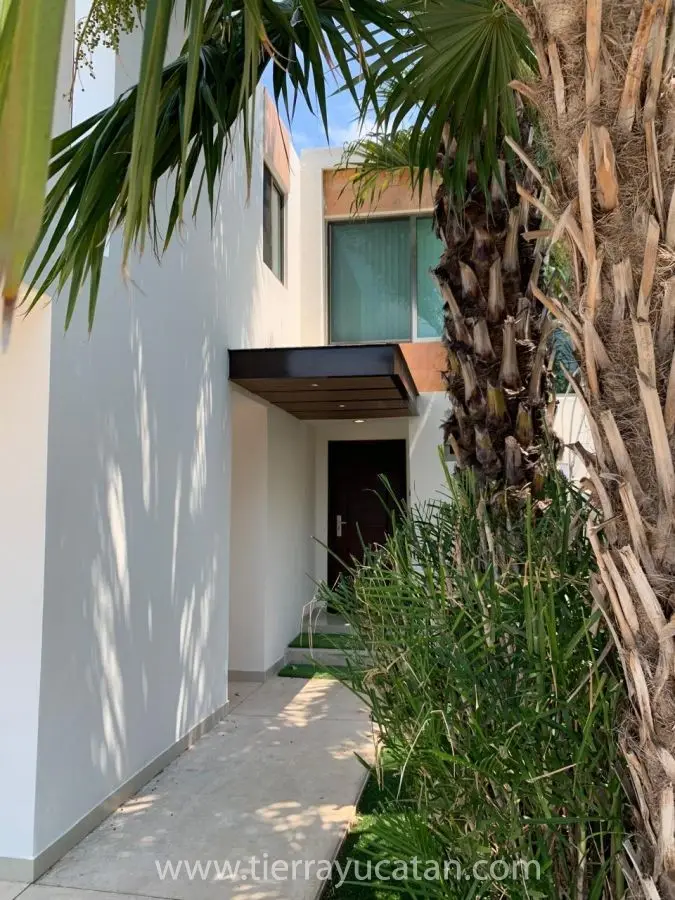 Casa Amueblada con Paneles Solares en Temozon, 3 Habitaciones, 2 Plantas, Piscina y Jardin — foto 5