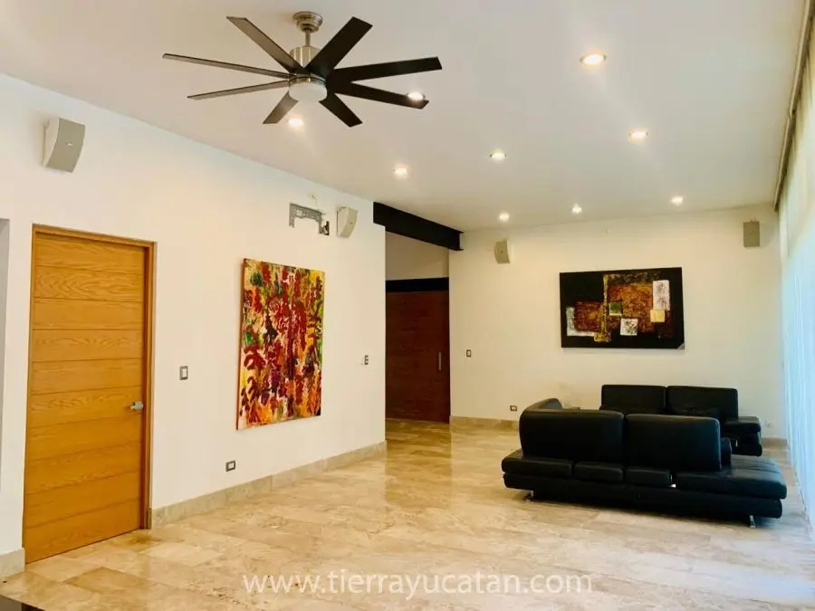 Magnífica Casa Moderna de 6,687pies Cuadrados en el Exclusivo Yucatán Country Club — foto 6