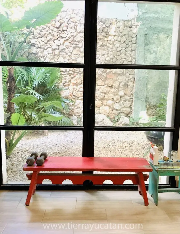Una Encantadora Casa en el Barrio Mágico de la Ermita, Amueblada con Auténticas Antigüedades Yucatecas. — foto 4
