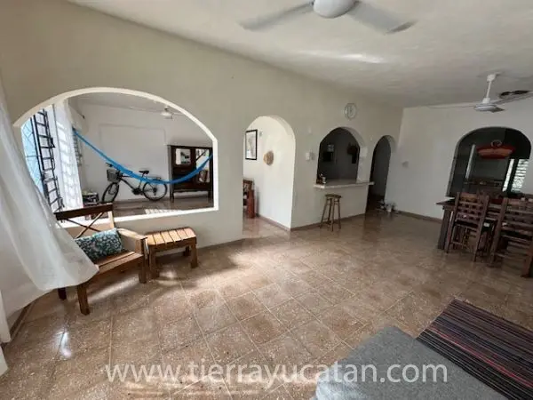 Casa de 2 Habitaciones Muy Linda y Limpia en un Lote Enorme - Motul — foto 3