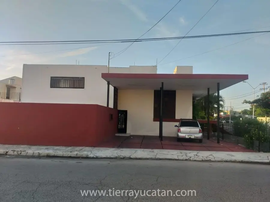 Casa Carmesi en Esquina Comercial — foto 4