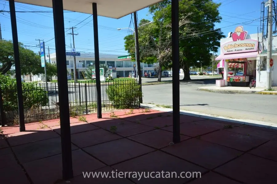 Casa Carmesi en Esquina Comercial — foto 5
