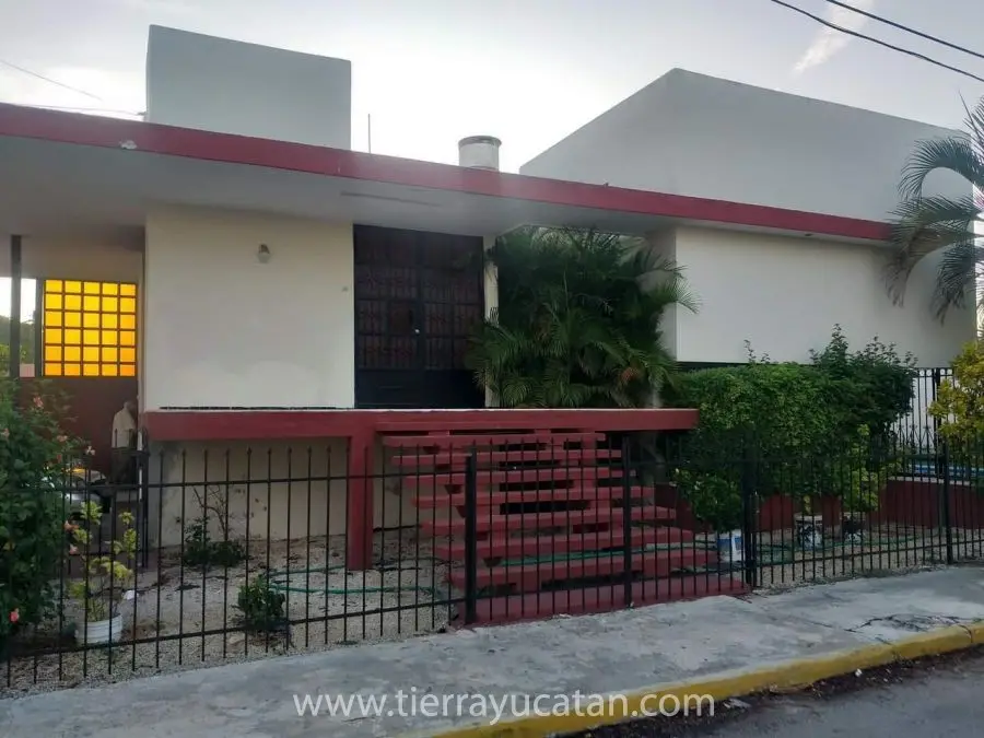 Casa Carmesi en Esquina Comercial — foto 6