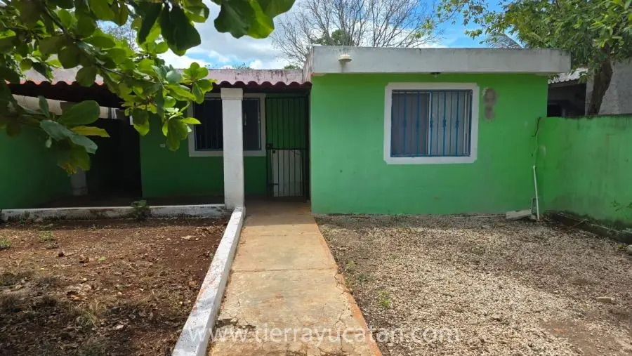 Descubre la Casa de Campo con Alberca y Amplio Terreno para Huerto Familiar en Izamal, Yucatán